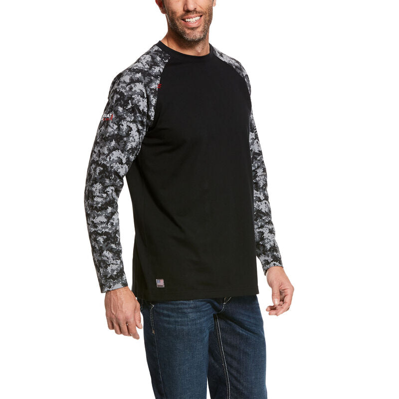 
            
                Load image into Gallery viewer, Ariat Men&amp;#39;s FR Baseball T-Shirt - Black/Camo
            
        